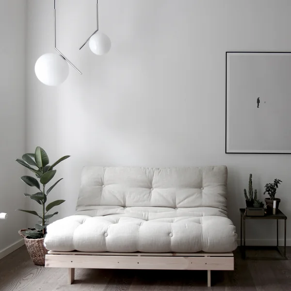 Roots -sovesofaen fra Karup Design i et minimalistisk rum